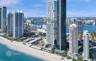 4-bedroom apartments in condo 330 m² in Collins Avenue for $3,900,000