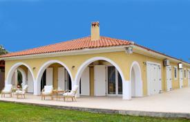 Villa with a guest house and a direct access to the beach, Zakinthos, Greece for 2,900 € per week