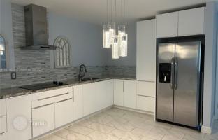 2-bedroom apartments in condo 93 m² in Fort Lauderdale for $255,000