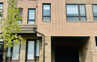 8-bedroom townhouse in Etobicoke for C$1,297,000
