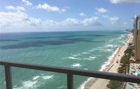 Comfortable apartment with ocean views in a residence on the first line of the beach, Sunny Isles Beach, Florida, USA for $820,000