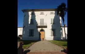 Classic villa with a pool and a garden in Vinci, Tuscany, Italy for 2,400,000 €