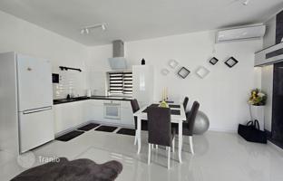 4-room cottage 140 m² in Zelenika for 420,000 €