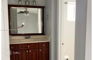 2-bedroom apartments in condo 85 m² in Hialeah for $315,000