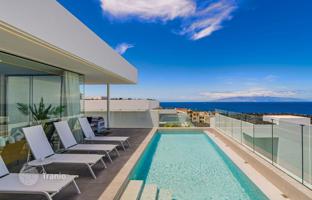 3-bedroom villa 200 m² in Santa Cruz de Tenerife for 1,490,000 €