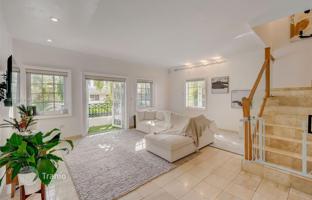 3-bedroom house 141 m² in Coral Gables for $1,100,000