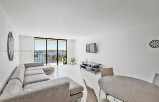 1-bedroom apartments in condo 85 m² in Aventura for $318,000