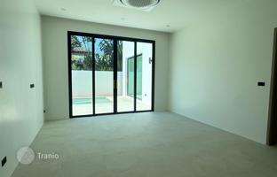 3-bedroom villa 257 m² in Si Sunthon for $503,000