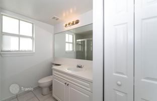 3-bedroom apartments in condo 110 m² in Miami for $419,000