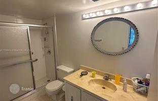 2-bedroom apartments in condo 112 m² in Hallandale Beach for $330,000