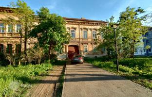 25-bedroom castle 3,380 m² in Arad for 1,100,000 €