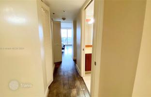1-bedroom apartments in condo 99 m² in North Bayshore Drive for $475,000