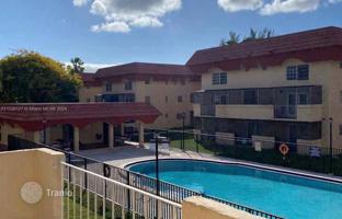 2-bedroom apartments in condo 107 m² in Miami for $320,000