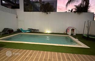 3-room townhouse 175 m² in Aradippou for 530,000 €
