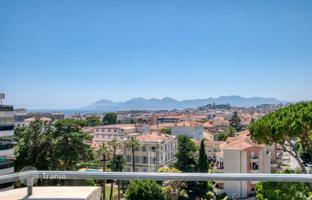 5-bedroom apartment in Cannes for 2,450,000 €