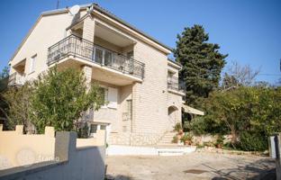 5-room house 220 m² in Premantura for 599,000 €