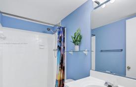 2-bedrooms apartments in condo 90 m² in Miami, USA for $269,000