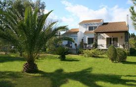 Spacious villa with a large garden and an access to the beach in a secluded place, Corfu, Greece for 3,300 € per week