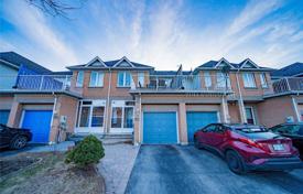 Terraced house – Scarborough, Toronto, Ontario,  Canada for C$1,030,000