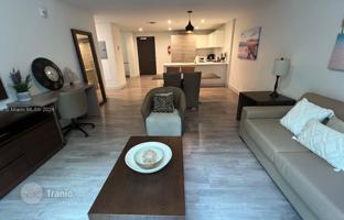 2-bedroom apartments in condo 88 m² in North Ocean Drive for $612,000