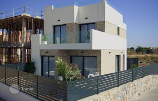 3-bedroom villa 165 m² in Los Montesinos for 390,000 €