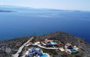 Land plot 8,438 m² in Akrotiri for 850,000 €