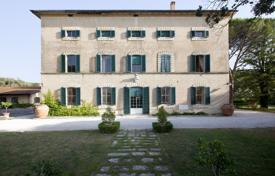 Italian villa for sale on the Tuscan coast for 2,900,000 €