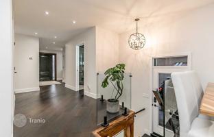 3-bedroom house in Etobicoke for C$1,718,000