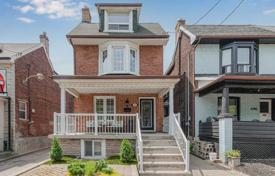 Townhome – Lansdowne Avenue, Old Toronto, Toronto,  Ontario,   Canada for C$1,447,000