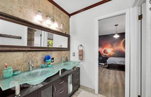 5-bedroom house 416 m² in Hialeah for $1,350,000