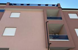 ISTRIA, PEROJ — New ground floor apartment close to the beach! USE PERMIT! for 186,000 €