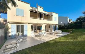 4-bedrooms apartment in Cap d'Antibes, France. Price on request