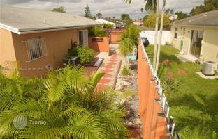 3-bedroom house 127 m² in Hialeah for $526,000