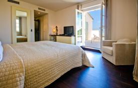 Luxury villa — Sea views — Pool. Price on request