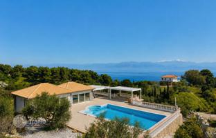 Magnificent villa with a guest house, swimming pool, spa, large plot and sea views, Peloponnese, Greece for 1,350,000 €
