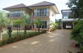 Townhome – Pattaya, Chonburi, Thailand for $216,000