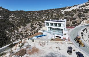 8-bedroom cottage 737 m² in Agios Tychonas for 6,000,000 €