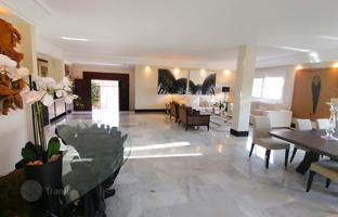 6-bedroom villa 555 m² in Nueva Andalucia for 2,850,000 €