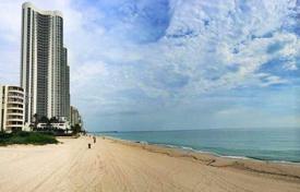 Three-bedroom ”turnkey“ apartment by the ocean in Sunny Isles Beach, Florida, USA for 1,285,000 €