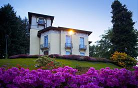 Beautiful villa overlooking the lake, Stresa, Italy for 2,000,000 €