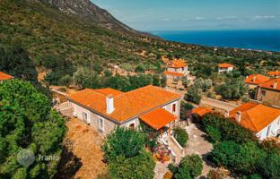 Traditional villa with a garden and sea views, Poulithra, Peloponnese, Greece for 370,000 €