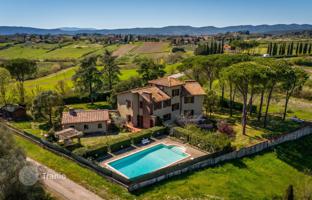 5-bedroom villa 433 m² in Siena for 1,350,000 €