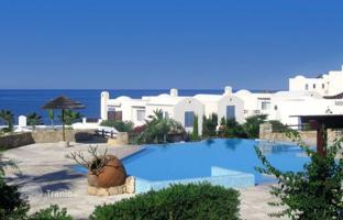 4-bedroom villa 280 m² in Chloraka for 2,404,000 €