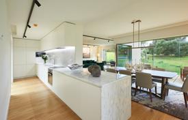 Beautiful duplex apartment with 4 bedrooms for 2,700,000 €
