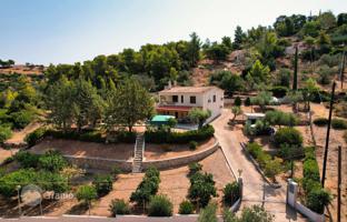 Two-storey villa with a large plot and beautiful views, Kranidi, Peloponnese, Greece for 379,000 €