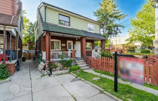 8-bedroom townhouse in Old Toronto for C$1,100,000
