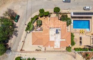 4-bedroom villa in Frenaros for 350,000 €
