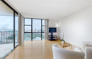 2-bedroom apartments in condo 122 m² in Aventura for $320,000
