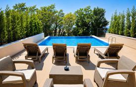 4-bedroom villa 295 m² in Sveti Stefan. Price on request