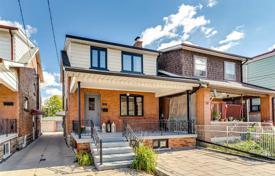 Townhome – Dufferin Street, Toronto, Ontario,  Canada for C$1,269,000